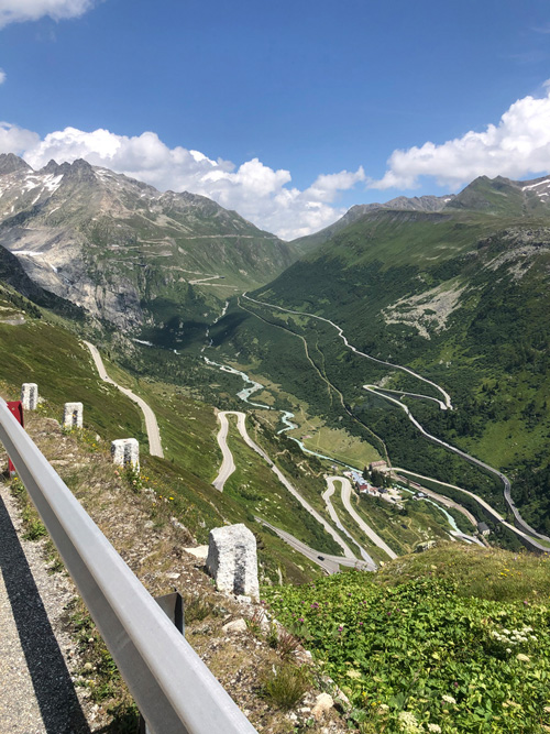 Die Schweiz auf zwei Räder entdecken