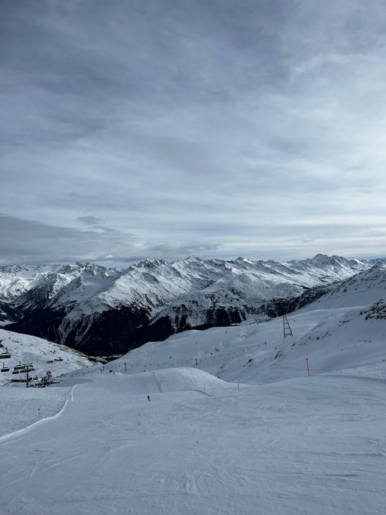 L’Auberge de Jeunesse Davos offre action et détente. La destination propose de nombreuses activités tant aux amateurs de glisse qu’aux fans de bien-être. Voici des bons plans pour passer un week-end hivernal parfait à Davos.